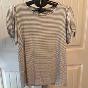 Staccato White and Gray Puff Sleeve T-Shirt